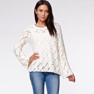KENDALL & KYLIE | Textured Knit Bell Sleeve Sweater | S